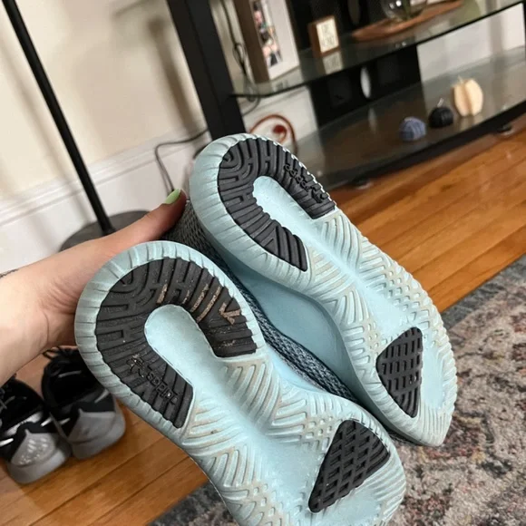 Light blue Adidas Tubular - Picture 3 of 4